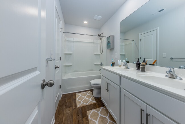 Building Photo - 410 Ginger Dr