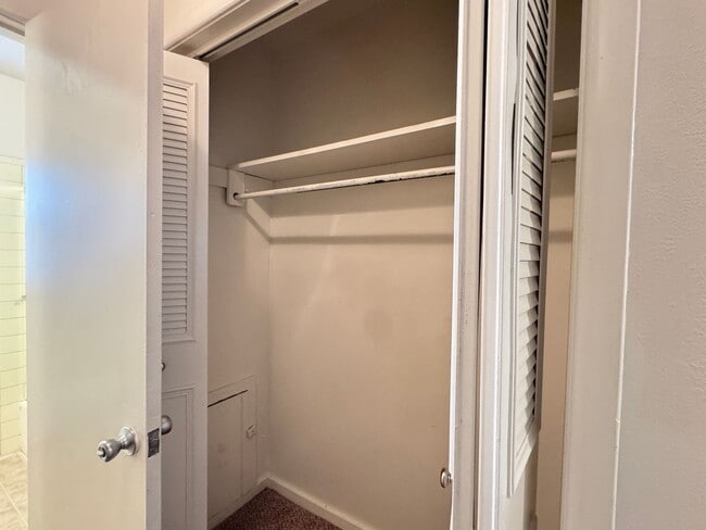 Building Photo - 503 S Fannin Ave