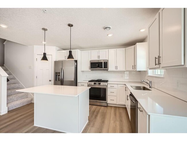 Building Photo - 1082 Jubert Dr