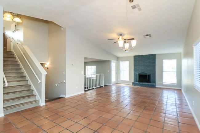 Building Photo - 1808 W Curry Dr