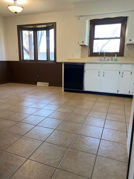 Building Photo - 836 N Wisconsin Ave