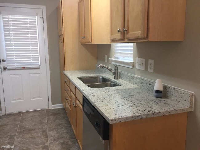 Building Photo - 1650 Sandersted Village Cir