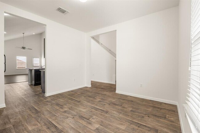 Building Photo - 404 Pentire Way