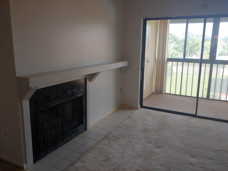 Building Photo - 2440 Winding Creek Blvd