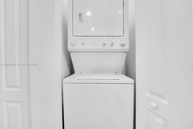 Building Photo - 480 SW 147th Ave