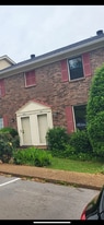 Building Photo - 404 Brentwood Pt