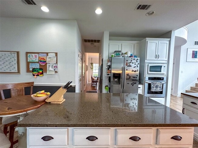 Building Photo - 2200 Rimrock Dr