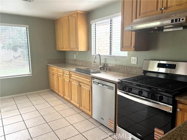 Building Photo - 2320 Songbird Ln