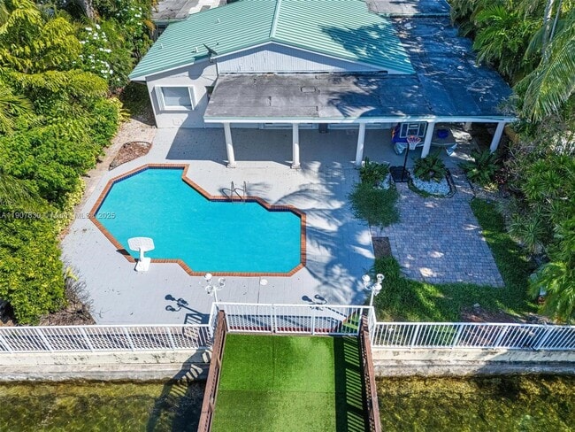 Building Photo - 1375 N Biscayne Point Rd