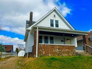 Building Photo - 1120 Hoefgen St