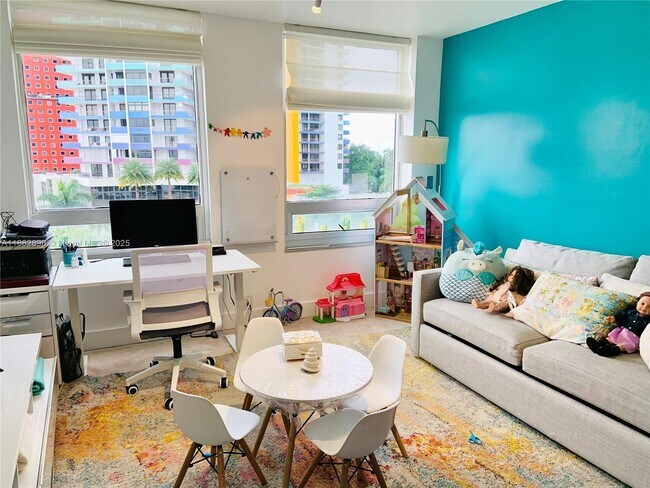 Building Photo - 1541 Brickell Ave