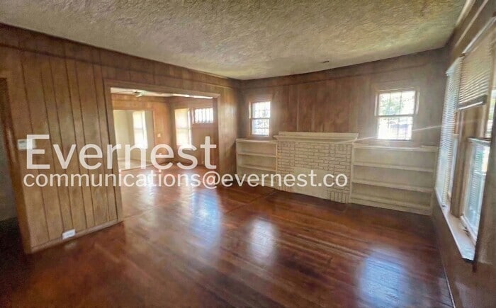 Building Photo - 504 Francis Pl SW