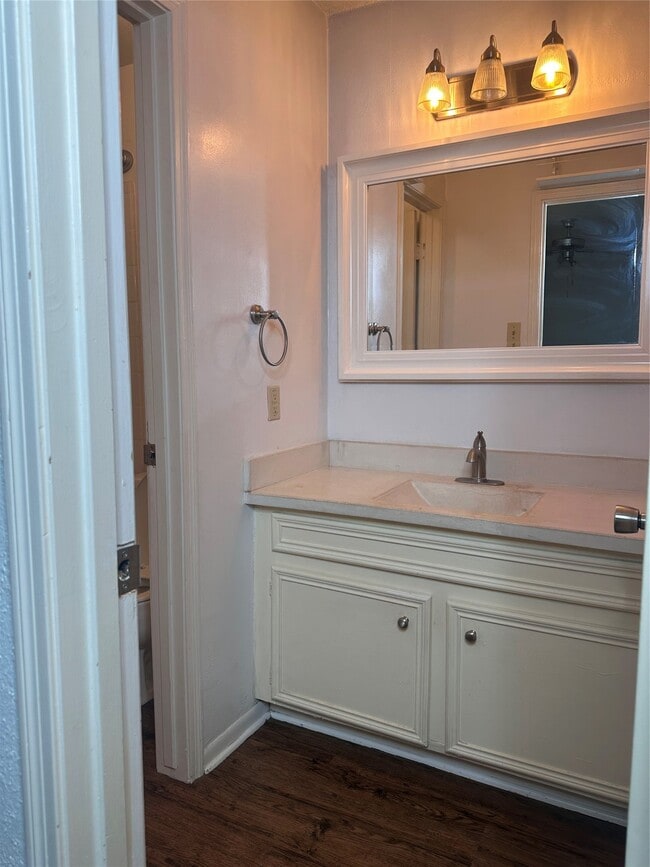 Building Photo - 1413 Bonanza Rd