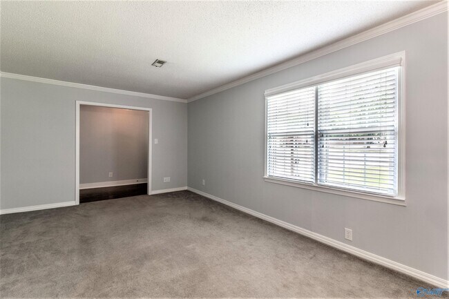 Building Photo - 1201 Aldridge Dr SE