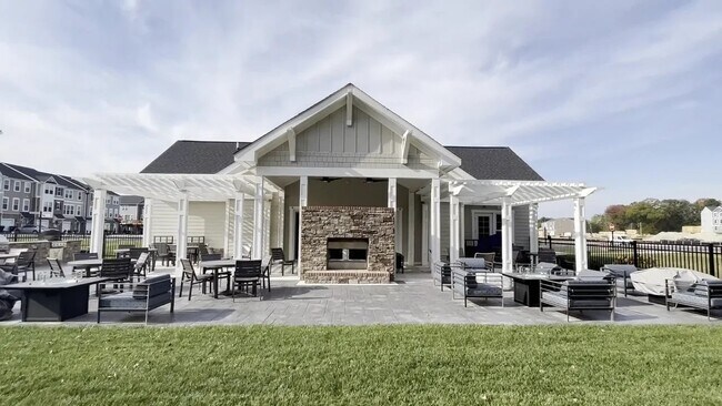 Building Photo - 8719 Swink Pl