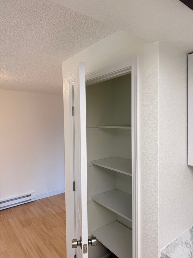 Building Photo - 3-bedroom, 2-bath home single family home in Arlington $2895 per/mo