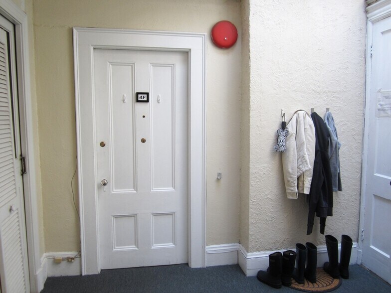 Building Photo - 471 Commonwealth Ave