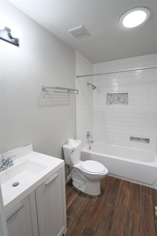 Building Photo - 15311 Mondrian Dr