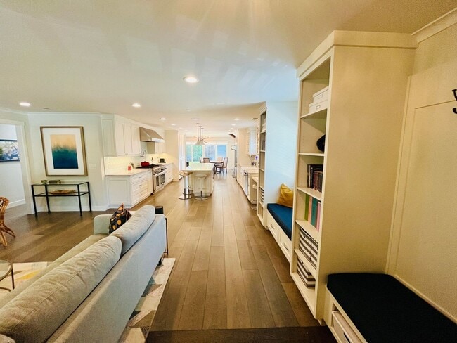 Building Photo - Stunning 3 Bed 2 Bath Downtown Sunnyvale w...