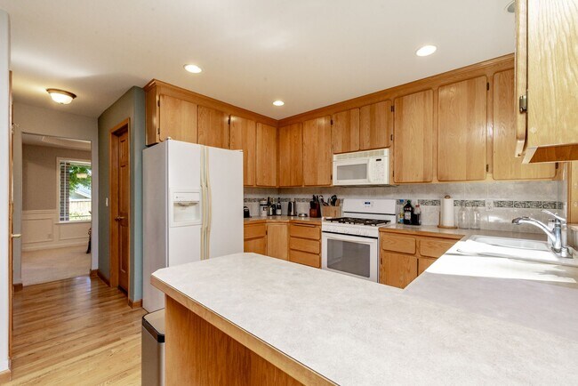 Building Photo - 2709 17th Ave Ct SW