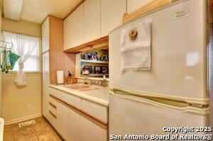 Building Photo - 460 Comal Ave