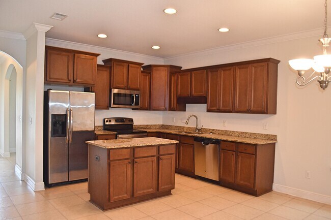 Building Photo - 103 Lagrange Landing