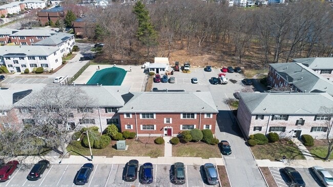 Building Photo - 137 Lake Shore Rd