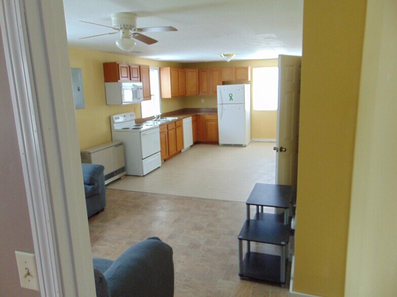 Building Photo - 851 Western Ave