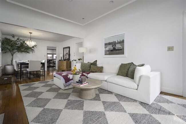 Building Photo - 717 NW 42nd St