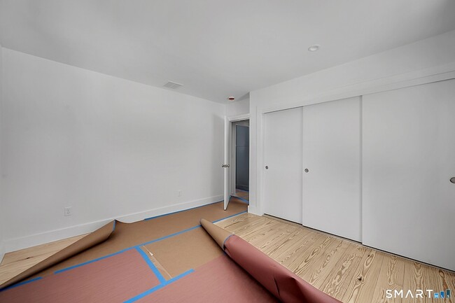 Building Photo - 220 Upper Grassy Hill Rd