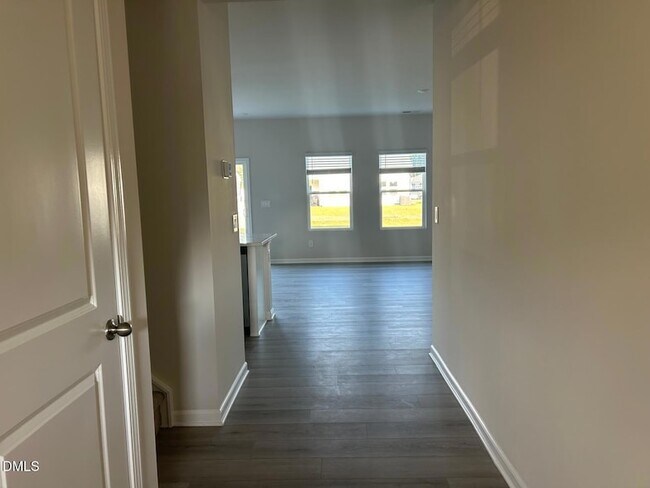 Building Photo - 1220 Whitespire Wy