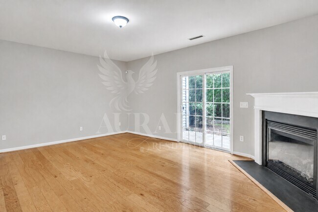 Building Photo - 255 Hampshire Downs Dr