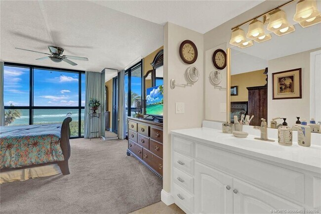 Building Photo - 10410 S Ocean Dr