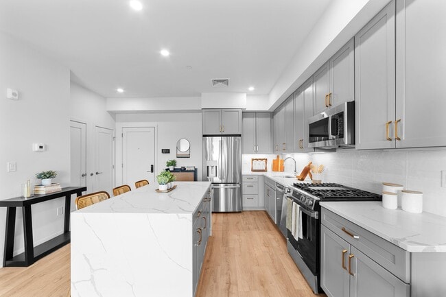 Building Photo - Viv Boston