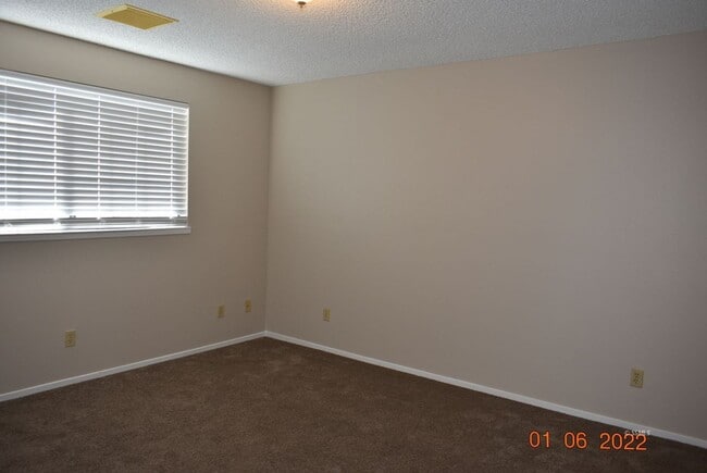 Building Photo - PER624