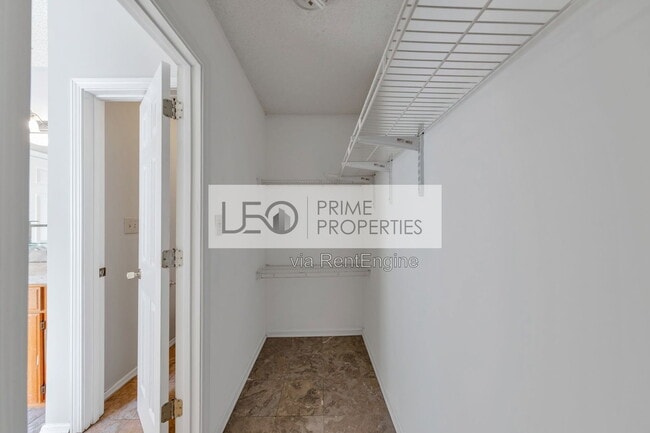 Building Photo - 1072 Victory Dr SW