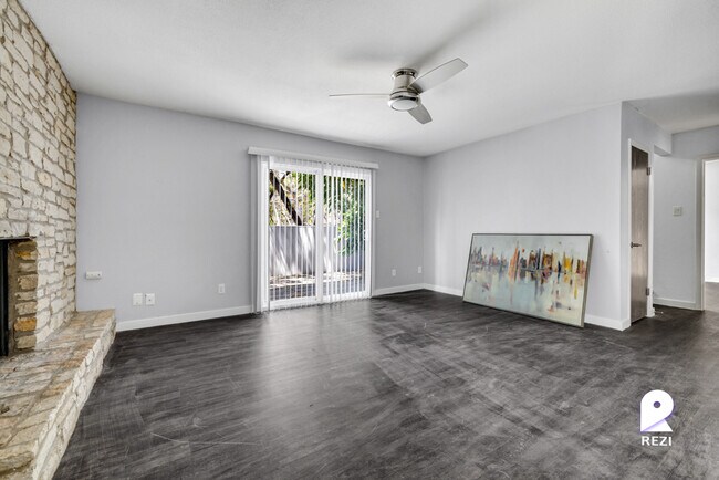 Building Photo - 1430 Redbud Trail