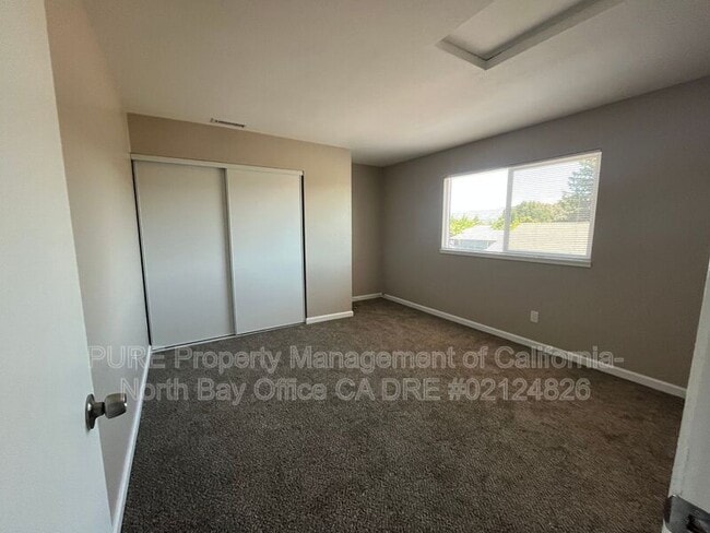 Building Photo - 470 Sherry Dr