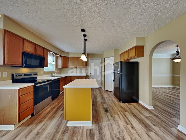 Building Photo - 357 Pinecrest Ct