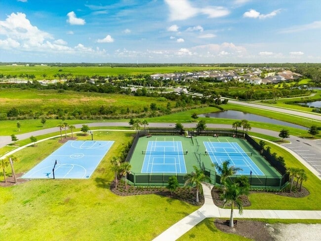 Building Photo - 8765 Daybreak St