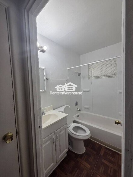 Building Photo - 10732 Spring Garden Dr