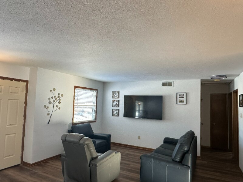 Building Photo - 1511 Hyvue St