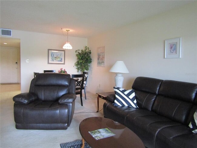 Building Photo - 5235 Willow Links