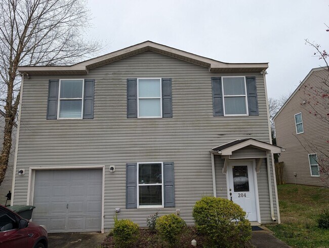 Primary Photo - 204 Valleyside Dr NE