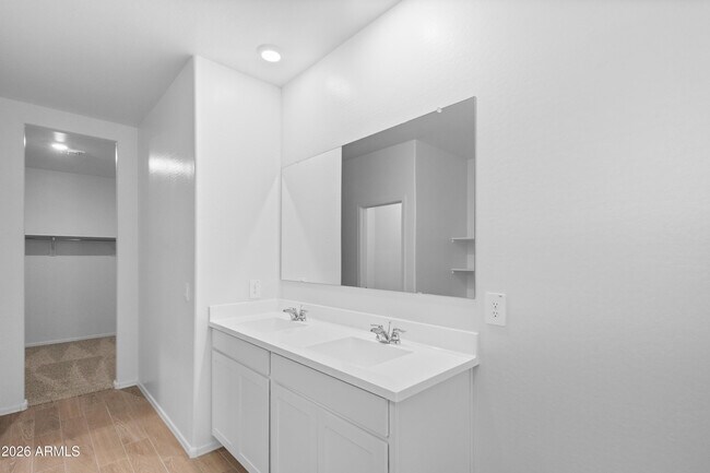 Building Photo - 18351 W Hackamore Dr