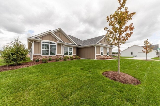 Building Photo - 4825 Kenora Dr