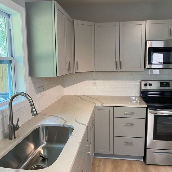Building Photo - Completely Remodeled