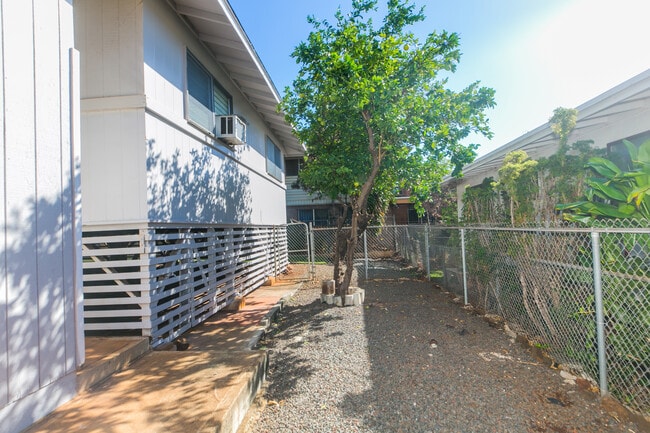 Building Photo - 730 6th Ave