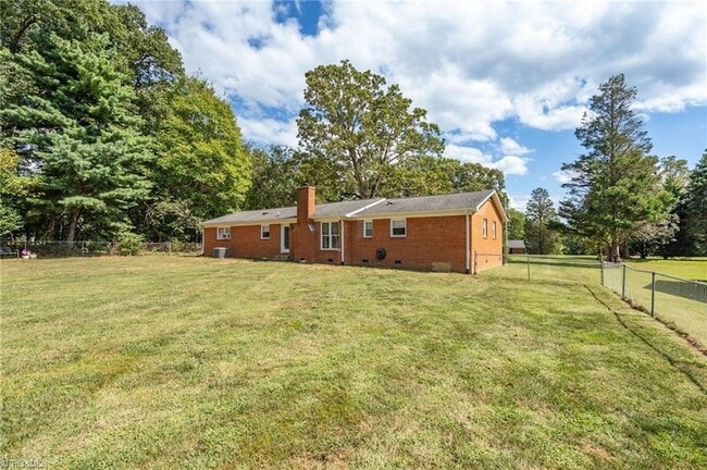 Building Photo - 3303 North Carolina Hwy 150