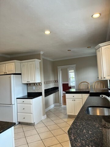 Building Photo - 411 Beale St